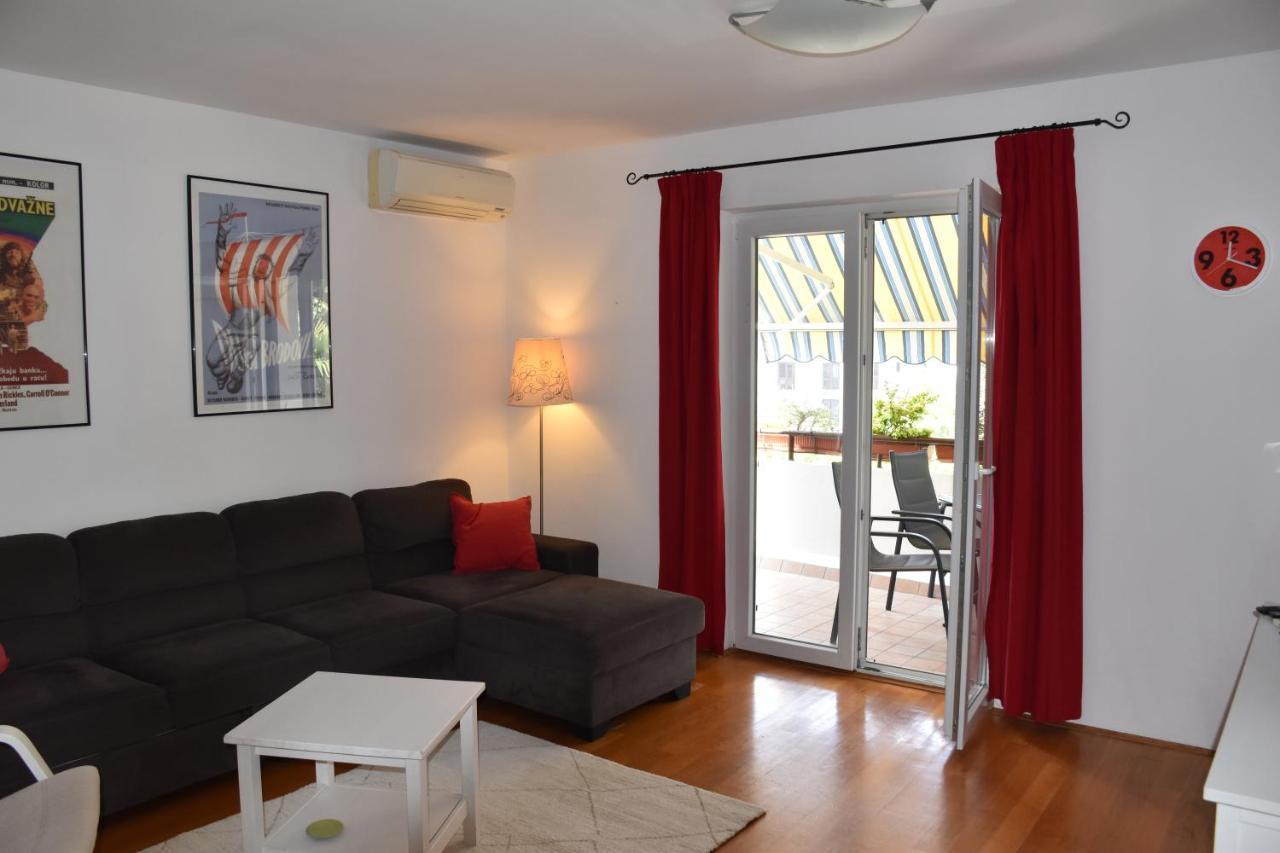 Appartamento Apartman Tina Porec Esterno foto